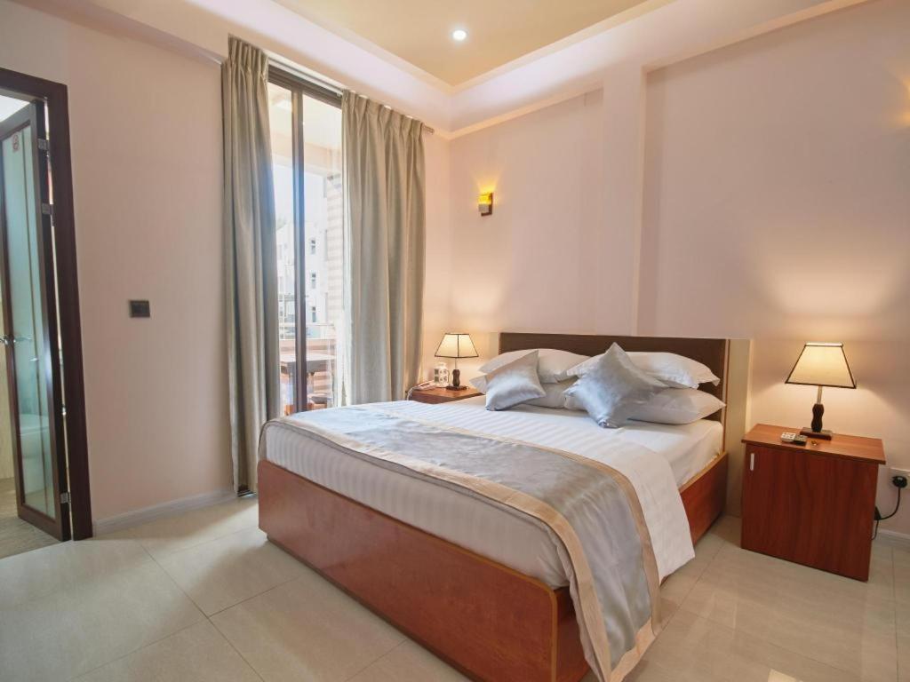 Lonuveli Hotel Хулхумале Екстериор снимка
